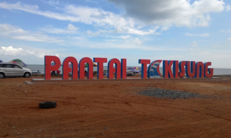 Harga Tiket Pantai Takisung
