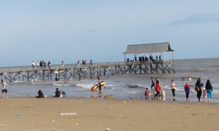 Kegiatan Pantai Asmara