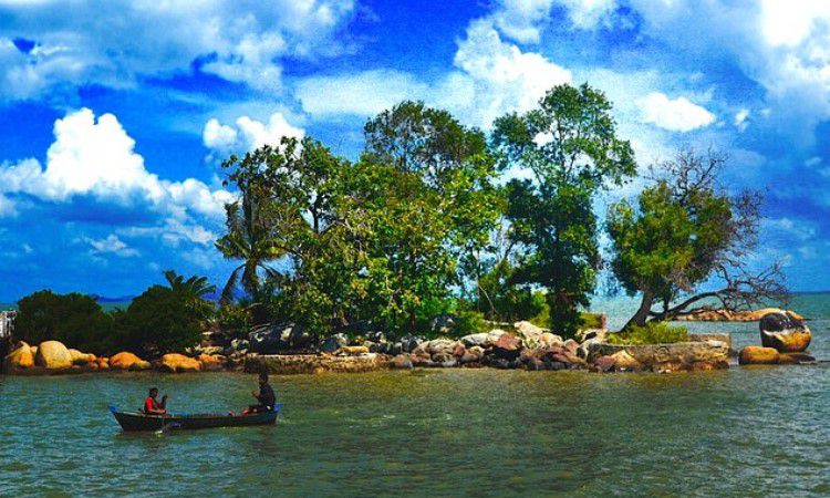 Pulau Simping, Pesona Pulau Terkecil di Dunia Berada di Singkawang - iTrip