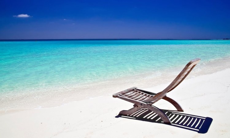 15 Wisata Pantai di Jawa Timur yang Hits & Populer  iTrip