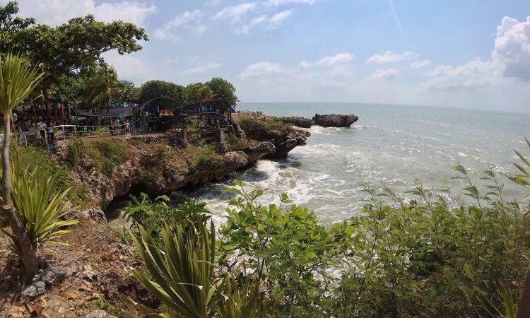 Wisata Pantai Klayar Di Lamongan