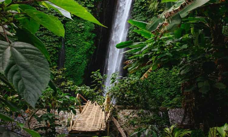 Air Terjun Munduk