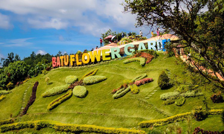 Alamat Taman Bunga Batu