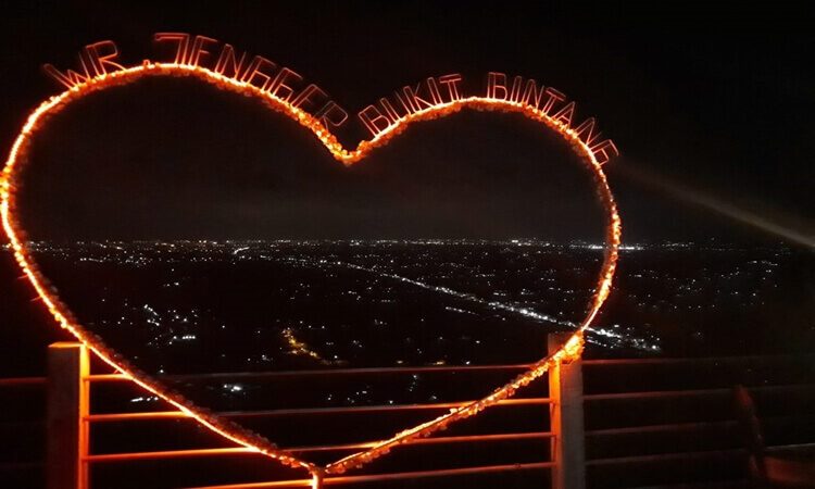 Bukit Bintang Destinasi Wisata Malam Romantis Di Jogja Itrip<script async src=