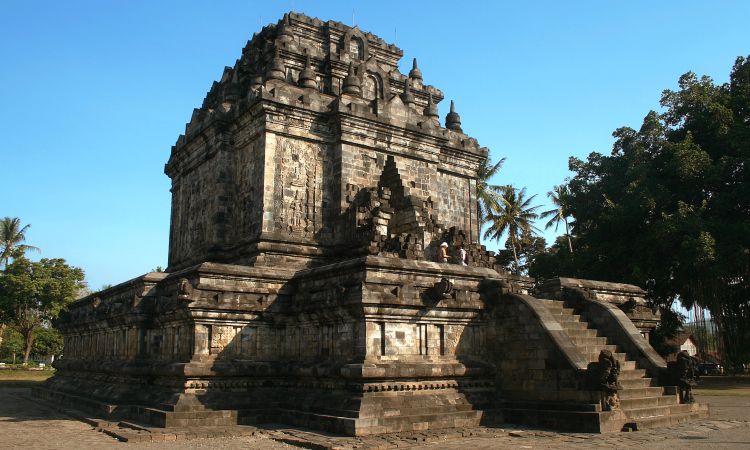Candi Mendut, Candi Buddha Tertua Peninggalan Dinasti Syailendra