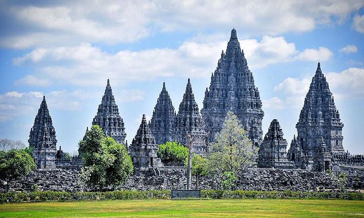 Gambar candi prambanan