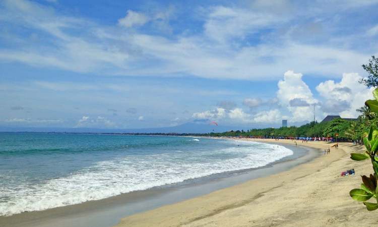 Daya Tarik Pantai Kuta Bali