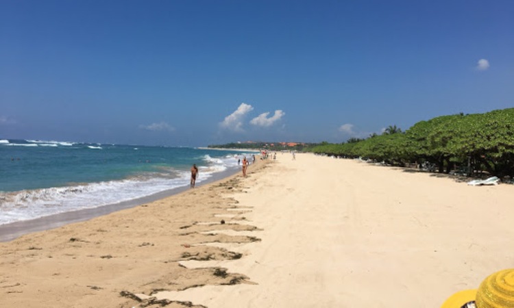 Daya Tarik Pantai Nusa Dua Bali