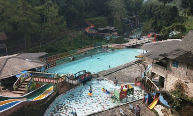 Daya Tarik dari Curug Luhur