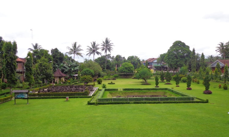 Fasilitas Candi Mendut