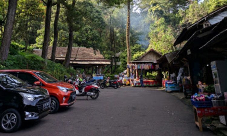 Fasilitas di Curug Nangka
