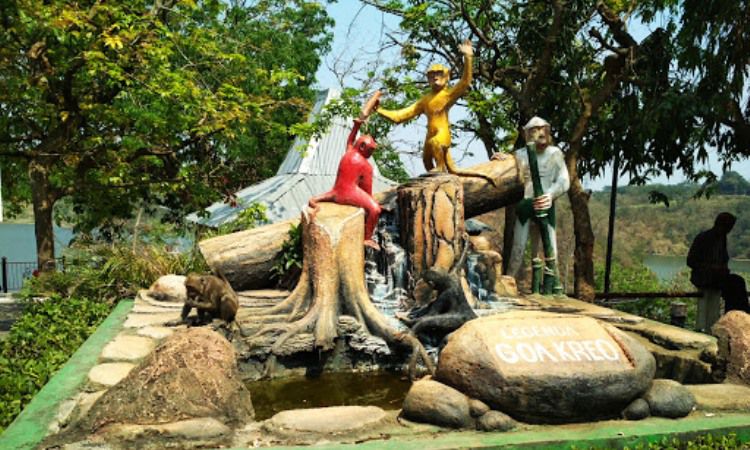 Fasilitas di Goa Kreo Semarang