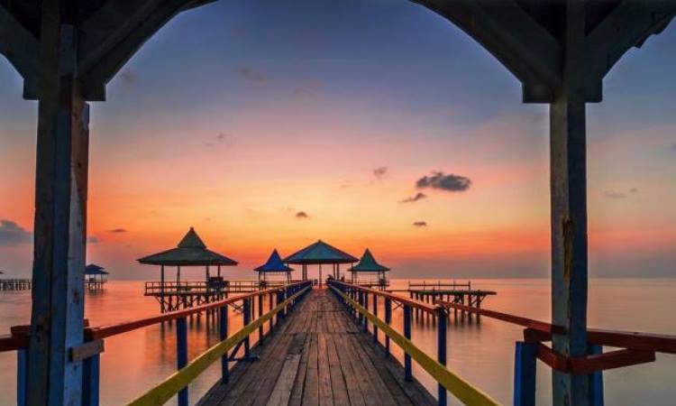 15 Wisata Pantai di Surabaya & Sekitarnya Paling Hits