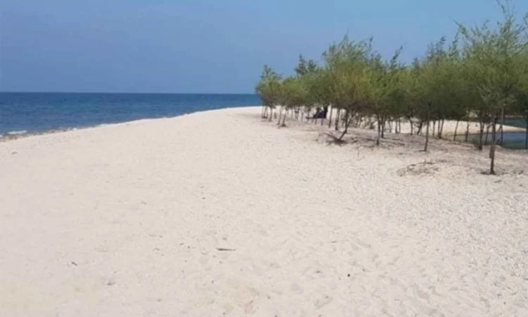 Pantai Remen