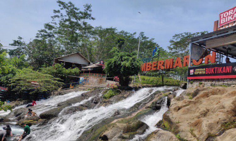 Aktivitas di Sumber Maron
