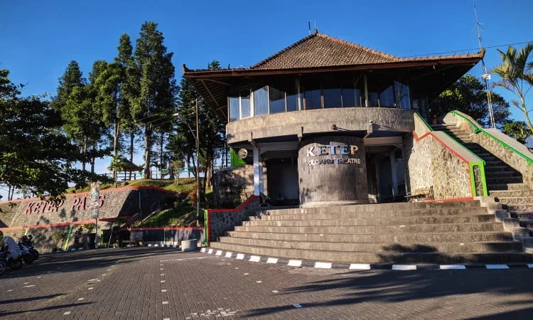 Alamat Ketep Pass
