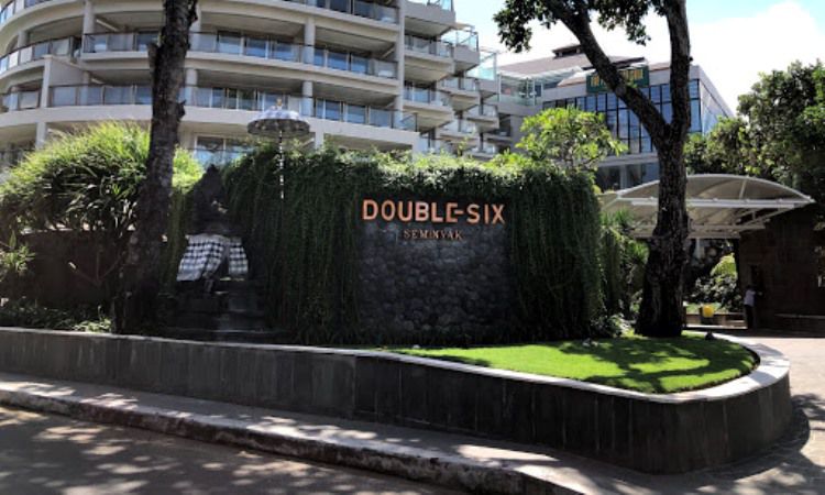 Alamat Pantai Double Six
