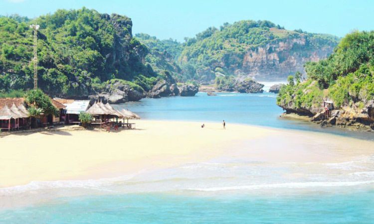 Daya Tarik Pantai Drini