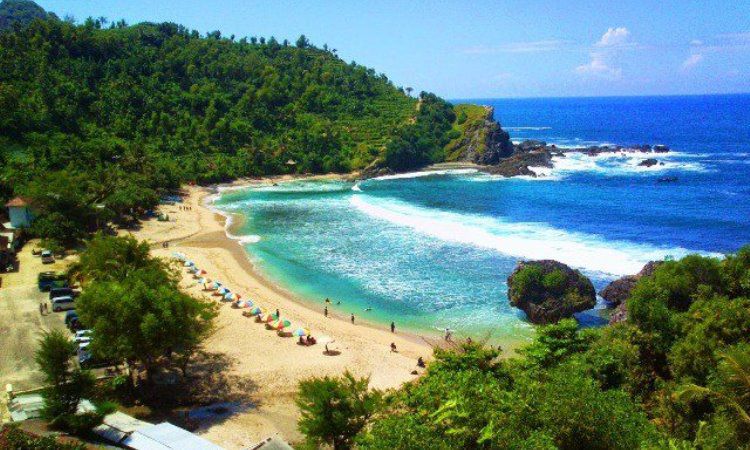 Daya Tarik Pantai Nglambor Jogja