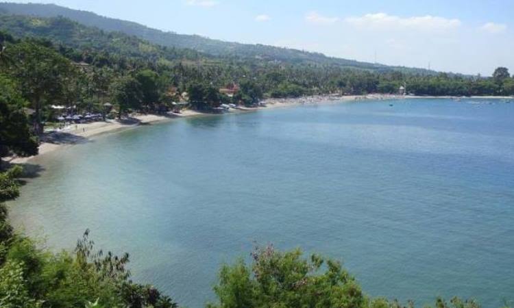 Daya Tarik Pantai Senggigi