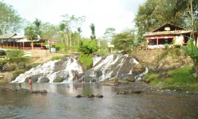 Daya Tarik Sumber Maron