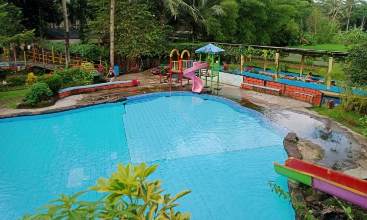 Taman Kelinci Tuntang Semarang