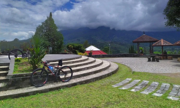 Fasilitas Ketep Pass Magelang