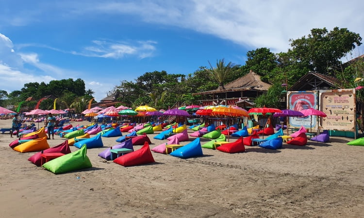 Fasilitas Pantai Double Six Bali