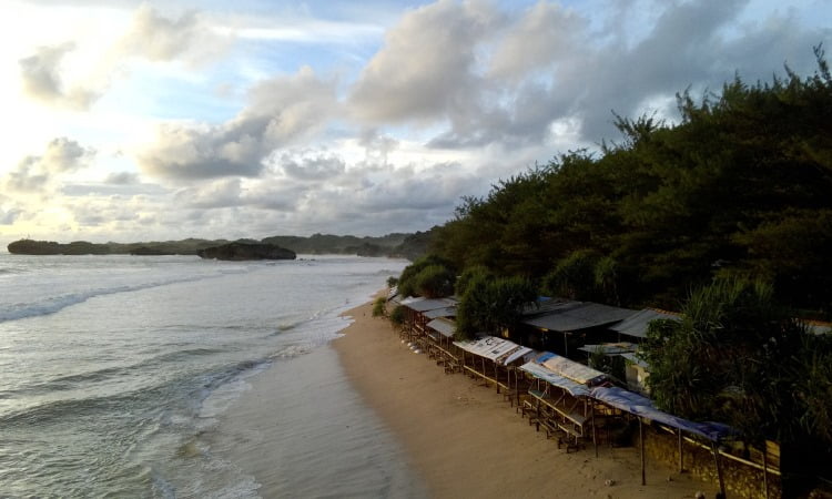 Fasilitas Pantai Indrayanti Jogja