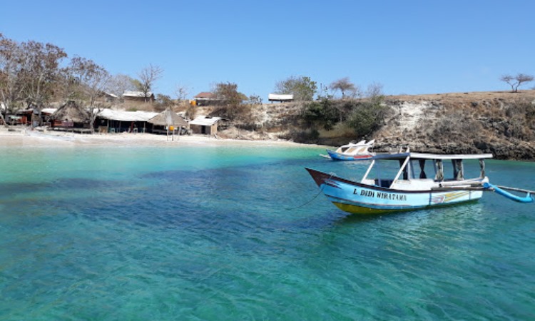 Fasilitas Pantai Pink Lombok