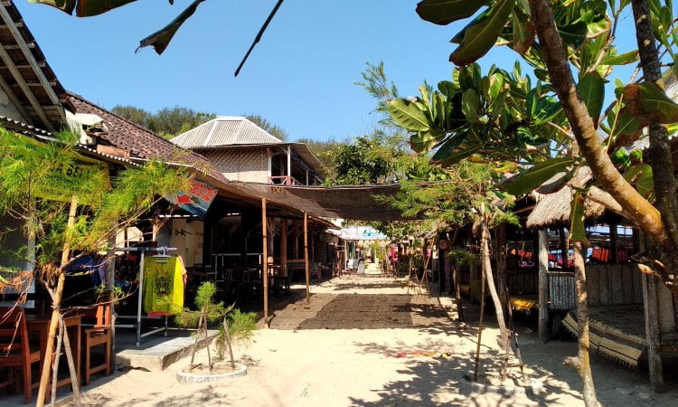 Fasilitas Pantai Sadranan
