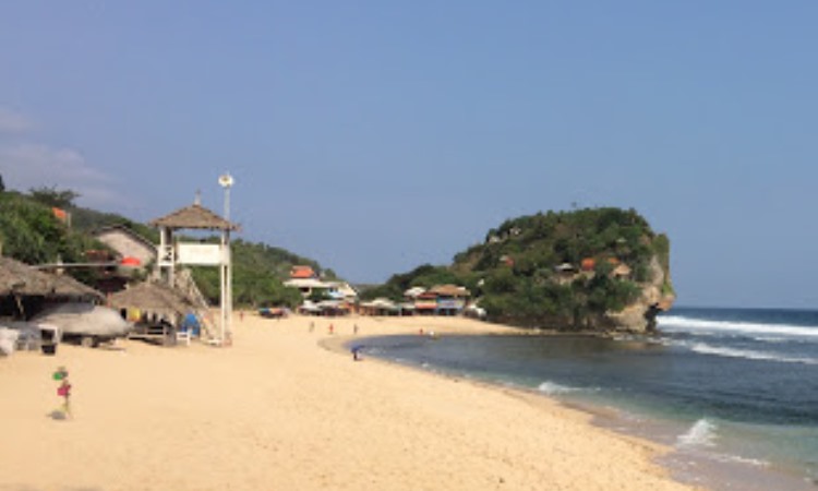 Fasilitas di Pantai Indrayanti