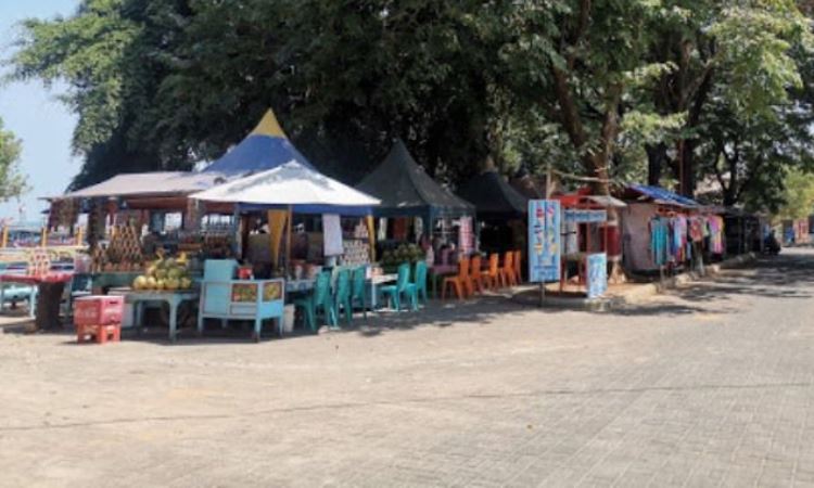 Fasilitas di Pantai Kartini