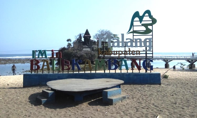Harga Tiket Pantai Balekambang