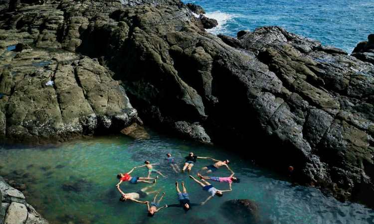 Kegiatan di Pantai Wediombo