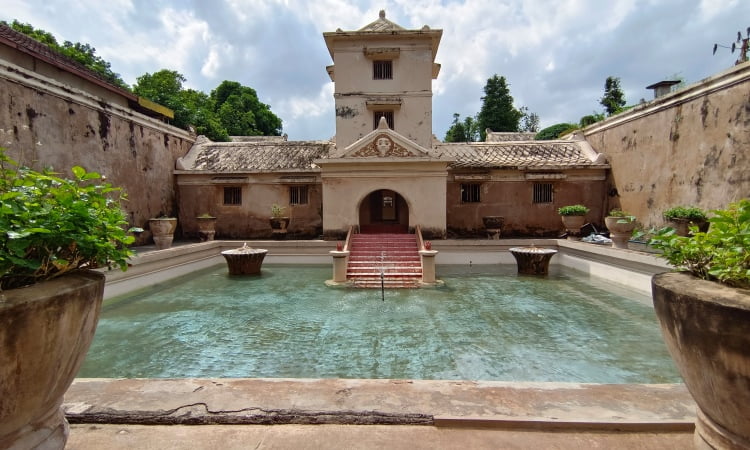 Mitos Istana Air Jogja