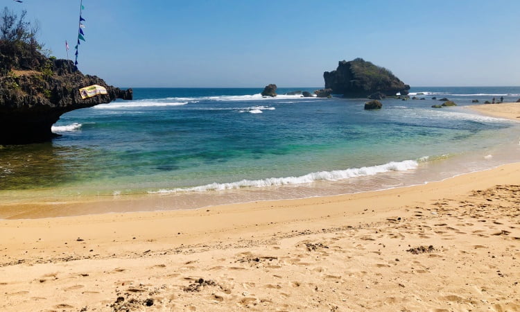 Tiket Pantai Sadranan