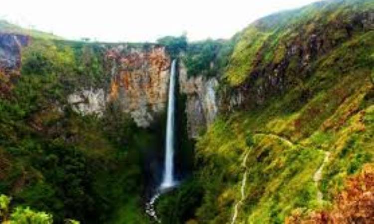 Air Terjun Sipiso-Piso, Air Terjun Menawan Dekat Danau Toba Air Terjun Sipiso-Piso, Air Terjun Menawan Dekat Danau Toba