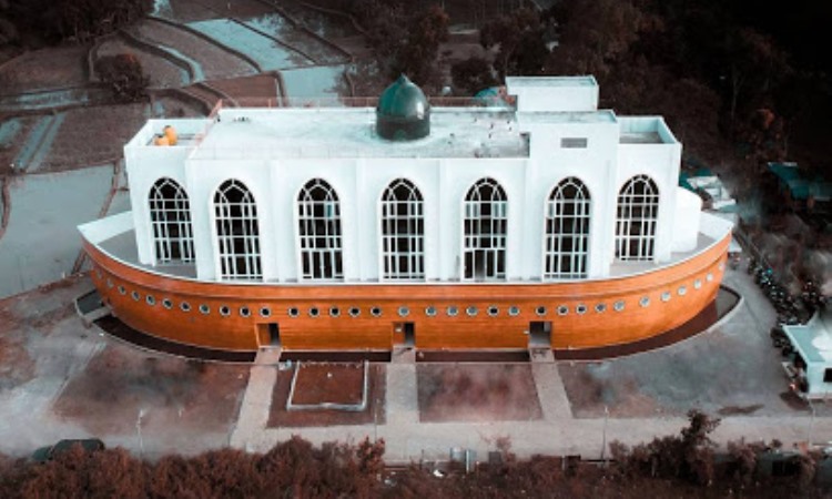 Alamat dan Rute Menuju Masjid As Safinatun
