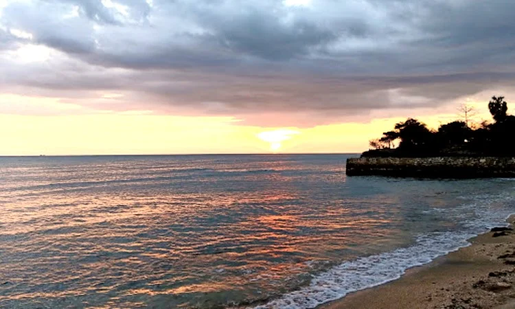 Pantai Barugaya Punaga