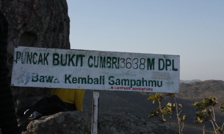 Alamat Bukit Cumbri