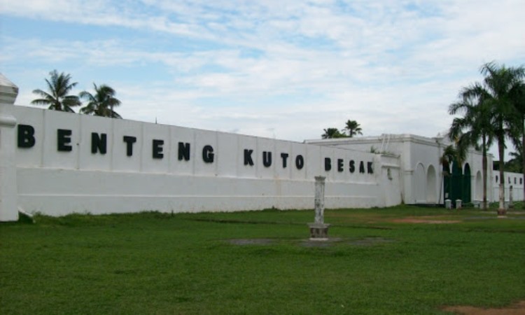 Daya Tarik Benteng Kuto Besak