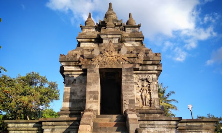 Daya Tarik Candi Pawon