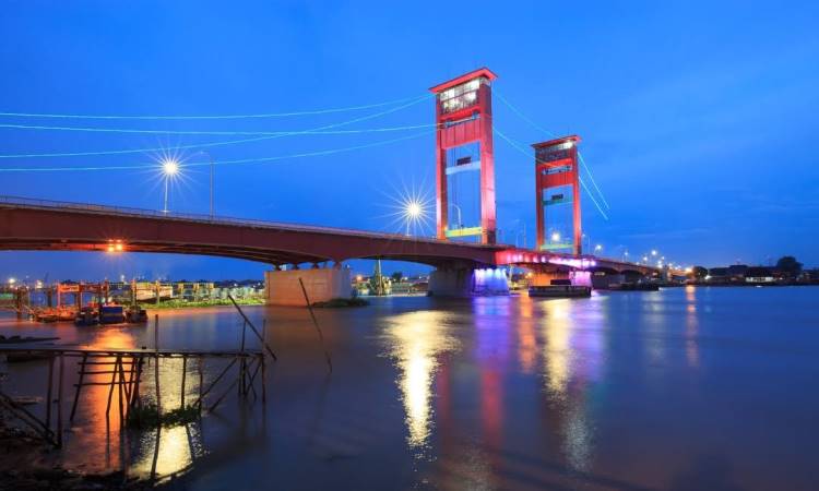 Daya Tarik Di Jembatan Ampera