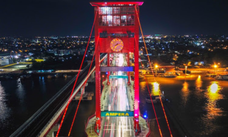 Daya Tarik Jembatan Ampera