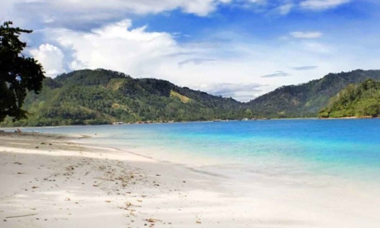 Pantai Pasir Putih, Destinasi Pantai Nan Eksotis di Lampung Selatan
