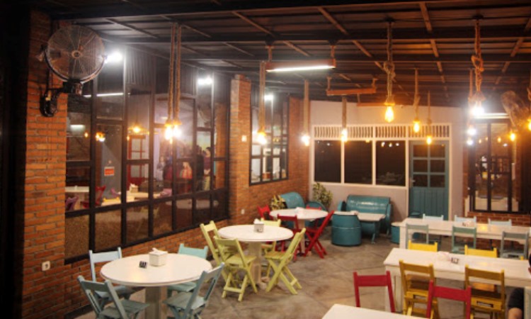 Warung Kedai Kopi 303 di Kayuagung