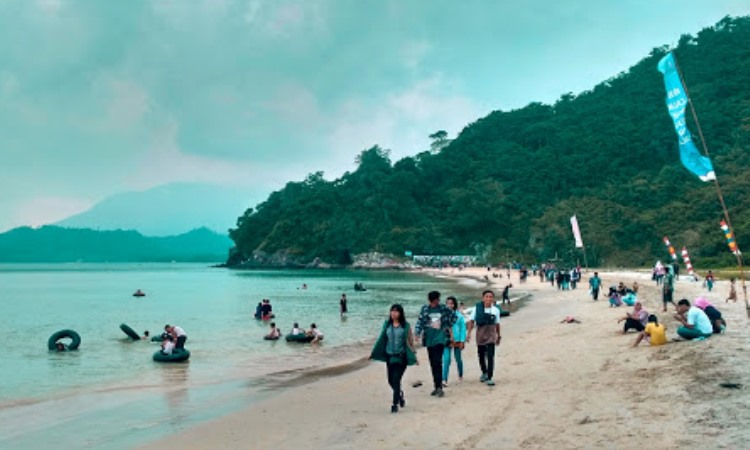Aktivitas Menarik di Pantai Minang Rua