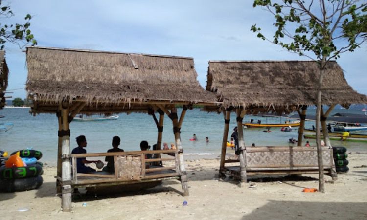 Fasilitas di Pantai Mutun Lampung