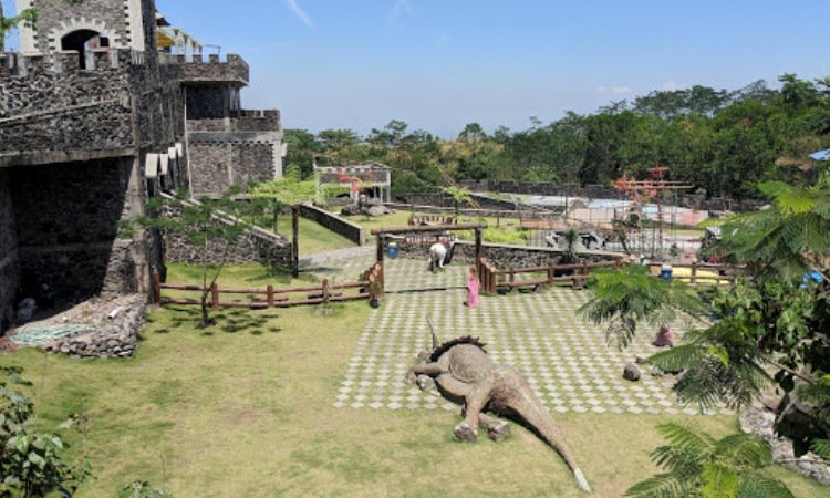Kegiatan Menarik di The Lost World Castle
